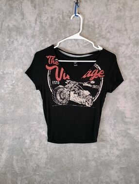 Windsor Black Tee with Red Graphic XS